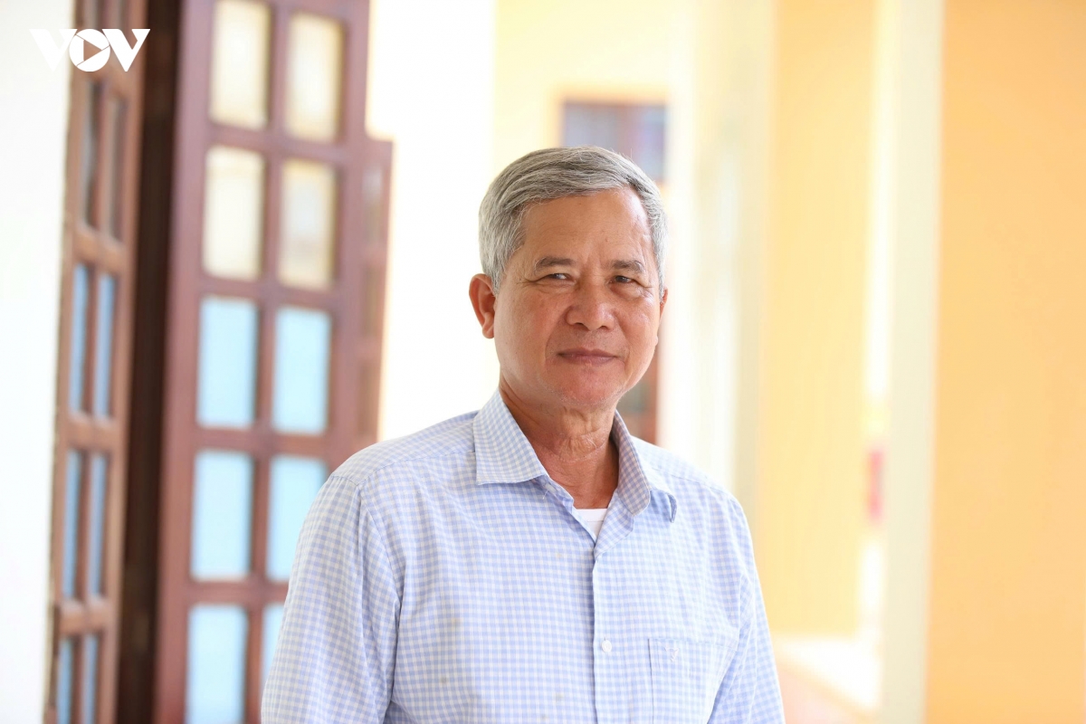 sap nhap thon xom Dinh hinh chan dung truong thon dap ung yeu cau moi hinh anh 1