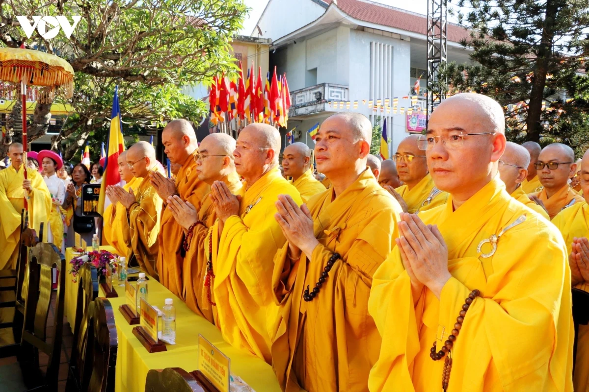 thousands attend vesak 2026 celebrations across vietnam picture 1