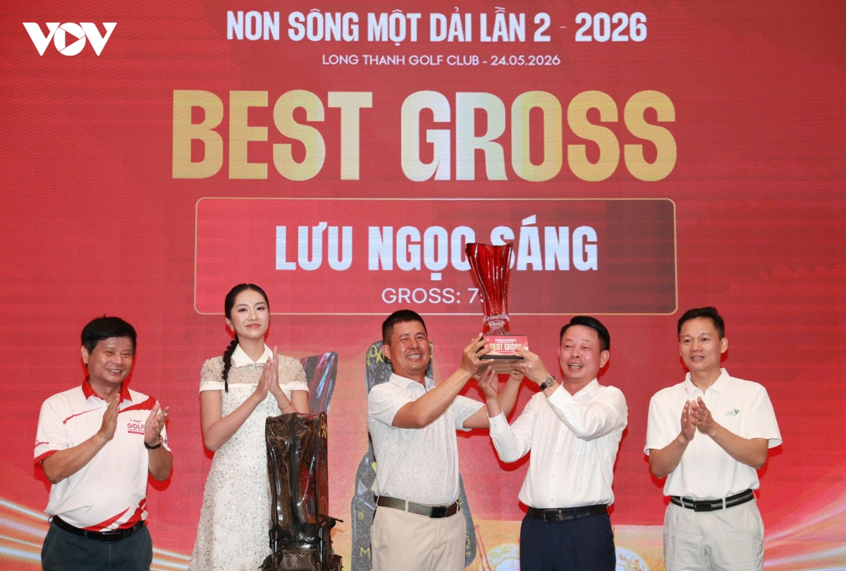 golfer luu ngoc sang vo dich tien phong golf championship - non song mot dai lan 2 hinh anh 1