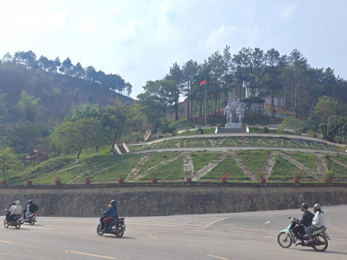 nga ba co noi - tu yet hau tuyen lua den dia chi do truyen thong cach mang hinh anh 1