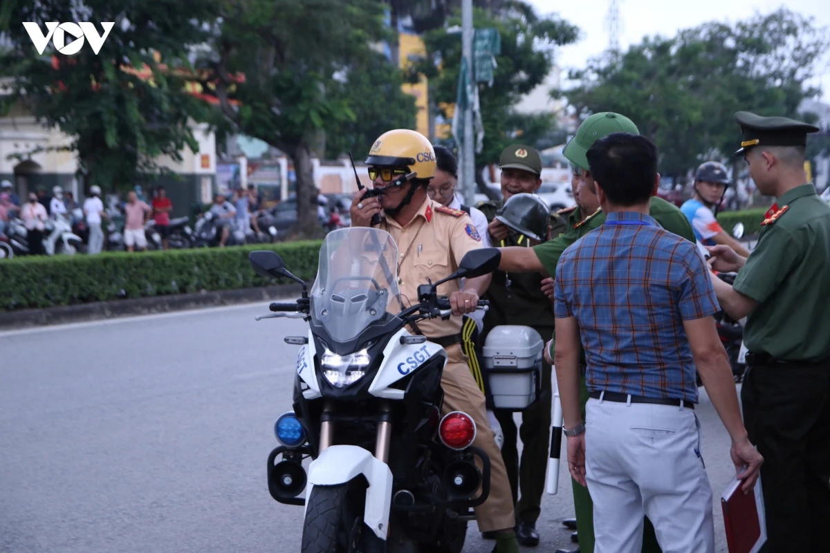 thi sinh hai phong bat dau mon thi dau tien trong ky thi vao lop 10 hinh anh 4