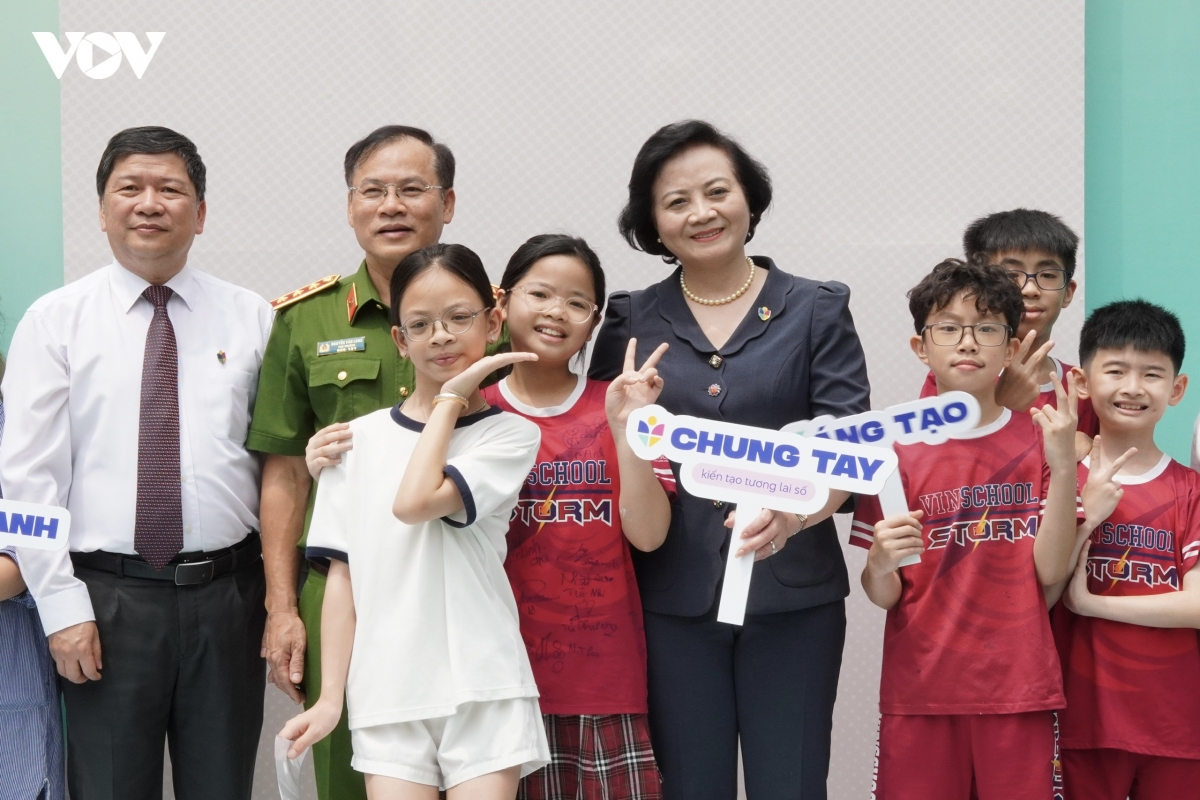 pho thu tuong xu ly nghiem hanh vi xam hai tre em tren moi truong mang hinh anh 1