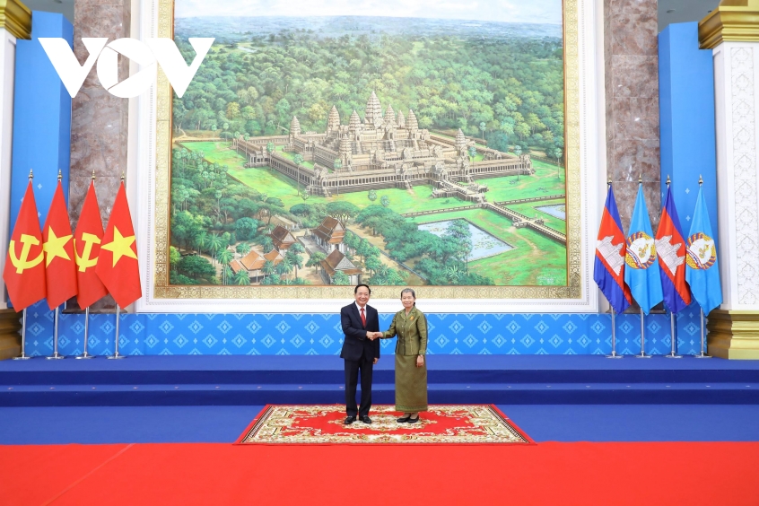 Dong chi trinh van quyet tham va lam viec tai campuchia hinh anh 10