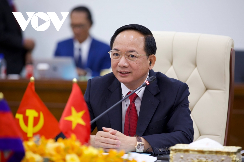Dong chi trinh van quyet tham va lam viec tai campuchia hinh anh 3