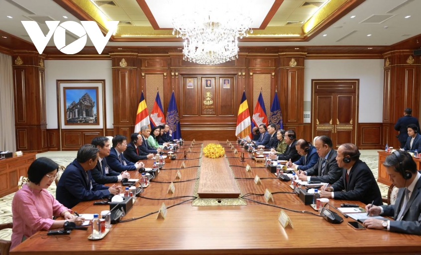 Dong chi trinh van quyet tham va lam viec tai campuchia hinh anh 1