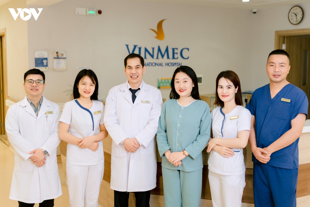 vinmec ha long noi soi boc tach thanh cong khoi u hiem gap, giu tron kha nang sinh hinh anh 1