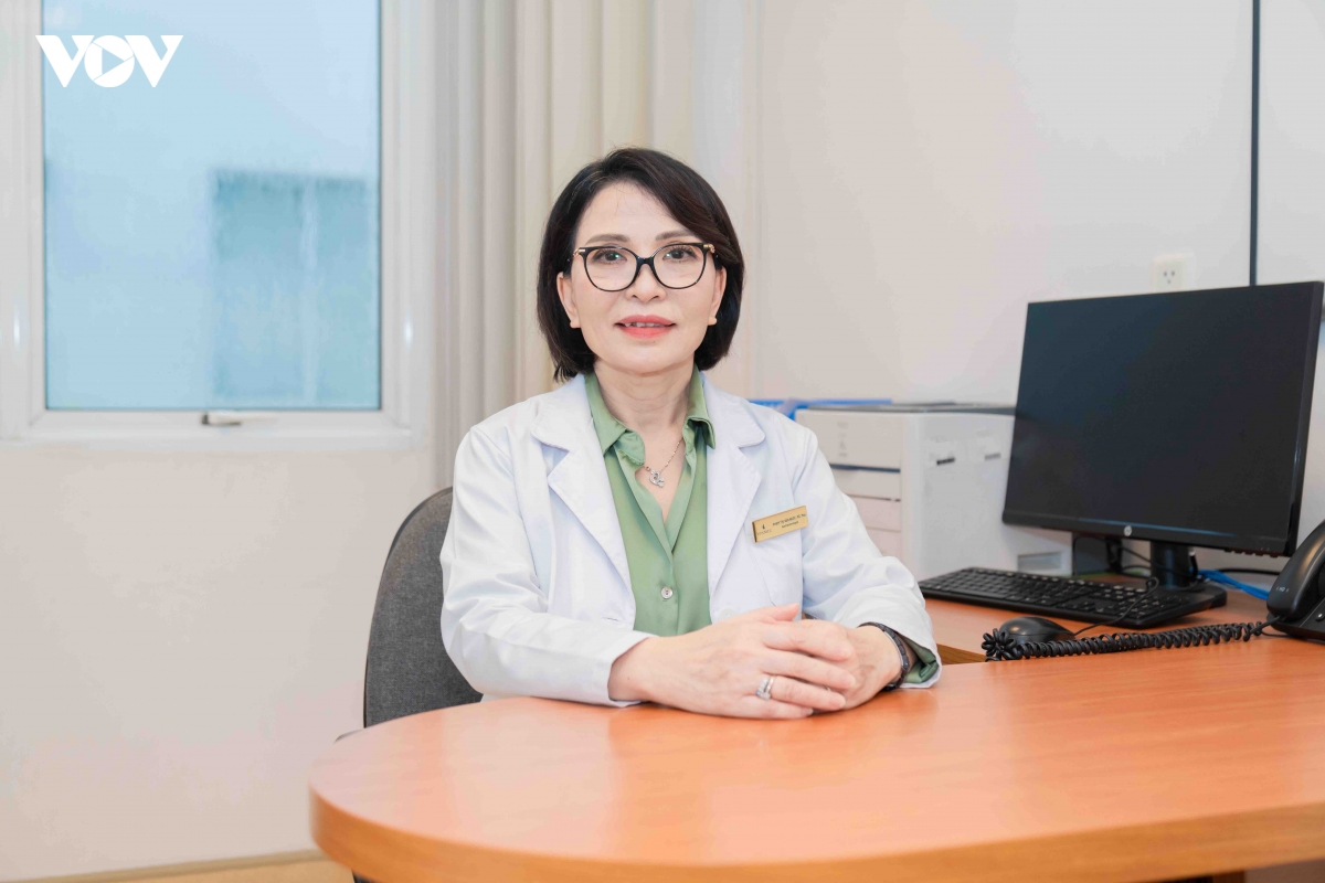 bac si vinmec cuu thanh cong thai nhi nhat mac benh hiem hinh anh 2
