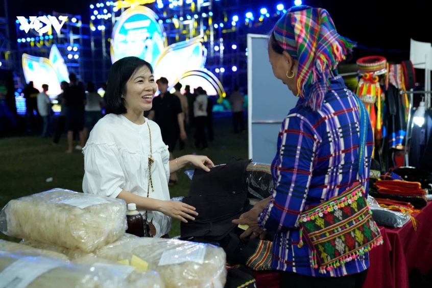 An tuong dem nghe thuat di san ngan vang giua dai ngan ba be hinh anh 8