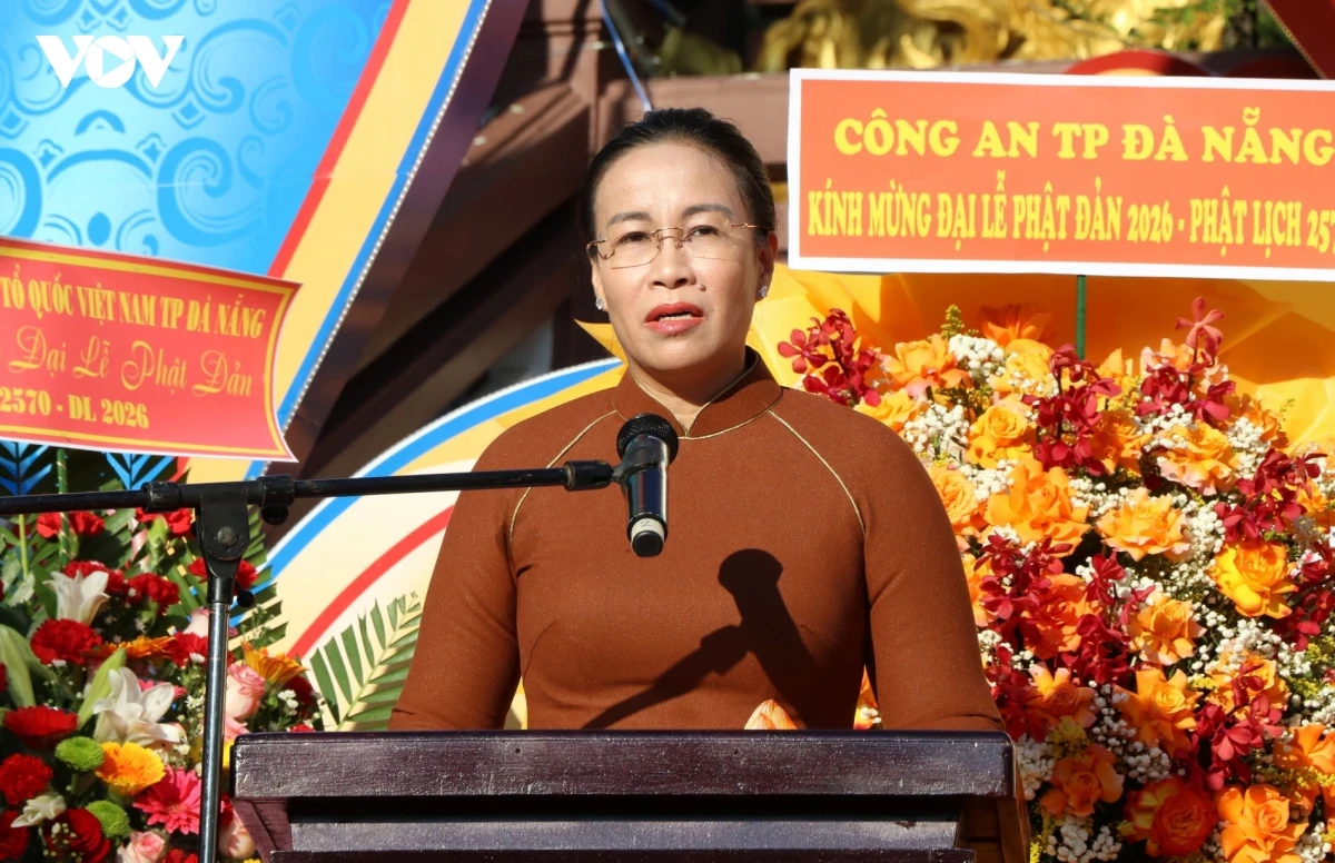 trang nghiem Dai le phat dan phat lich 2570 tai Da nang hinh anh 8