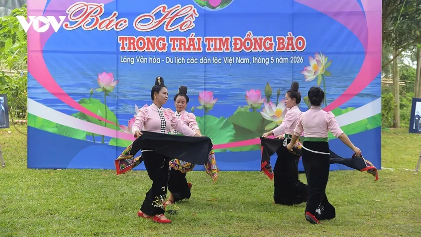 tung bung chuoi hoat dong van hoa - nghe thuat bac ho trong trai tim dong bao hinh anh 2