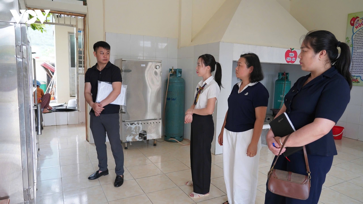 cao bang tang cuong dam bao an toan ve sinh thuc pham tai bep an truong hoc hinh anh 2