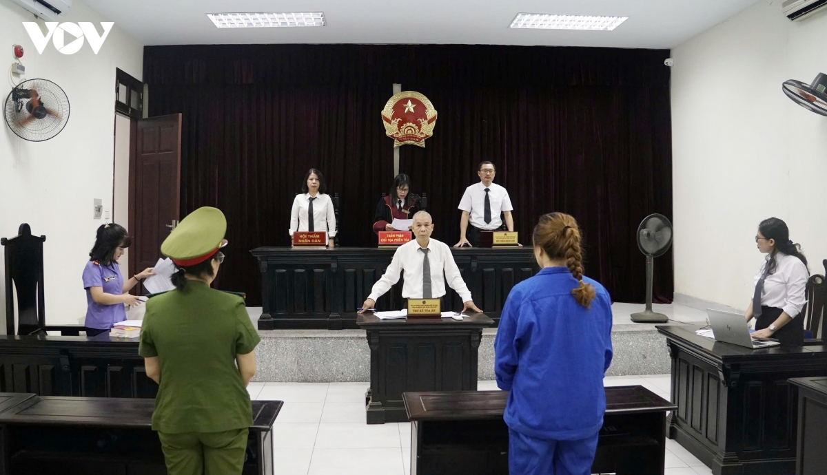 nguoi phu nu danh hang xom o ha noi bi tuyen phat 4 thang 10 ngay tu hinh anh 1
