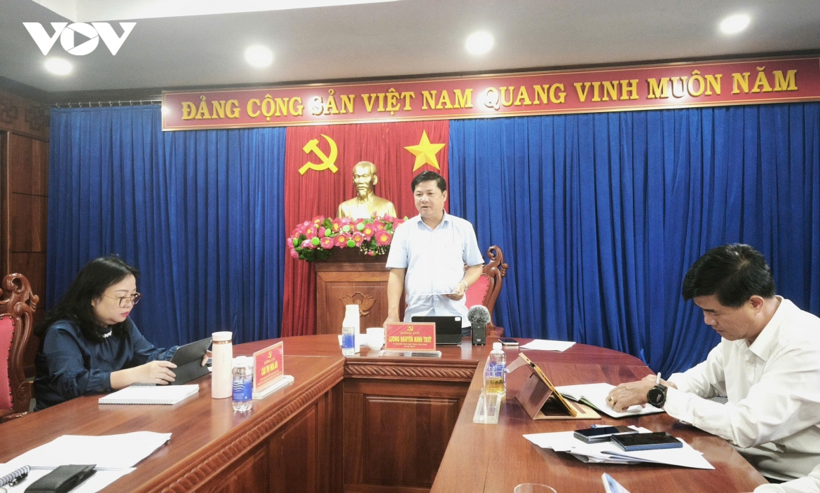 Dak lak huy dong luc luong ho tro thi cong cac truong lien cap vung bien hinh anh 3