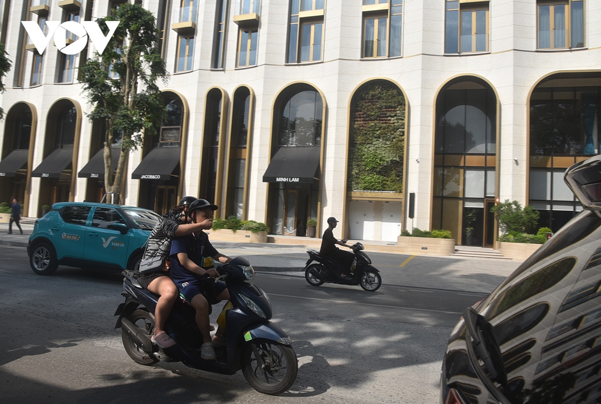 pho phuong trung tam ha noi bui mu, mat duong nham nho sau thi cong chong ngap hinh anh 7