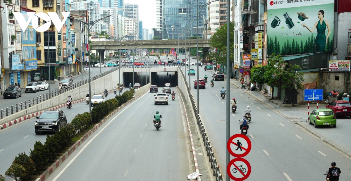 giao thong ha noi ngay 1 5 de tho hiem thay, noi do vang ve hinh anh 9