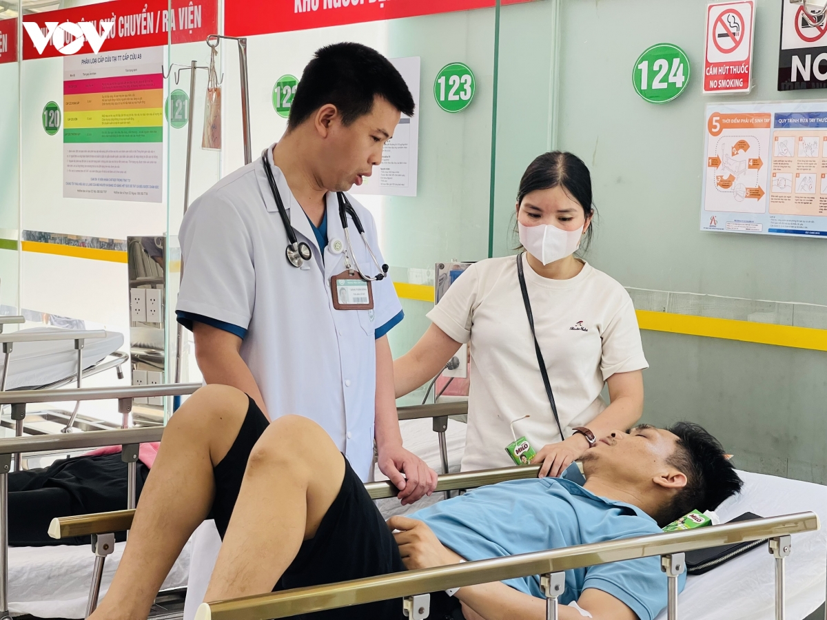 nang nong gay gat, benh nhan nhap trung tam cap cuu a9 tang cao hinh anh 3