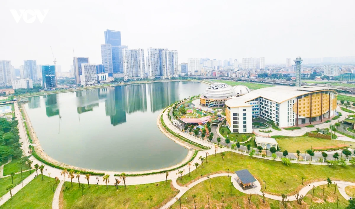 ca chet noi trang mat ho o cau giay, boc mui nong nac duoi nang nhu do lua hinh anh 15