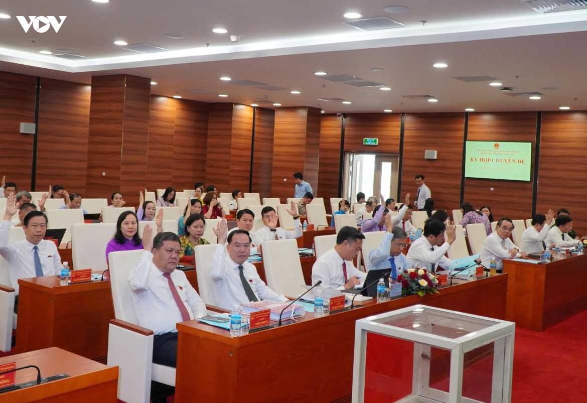 cac_dai_bieu_hoi_dong_nhan_dan_tinh_khanh_hoa_thong_nhat_thong_qua_chu_truong_du_an_cao_toc_nha_trang_-_da_lat.jpg