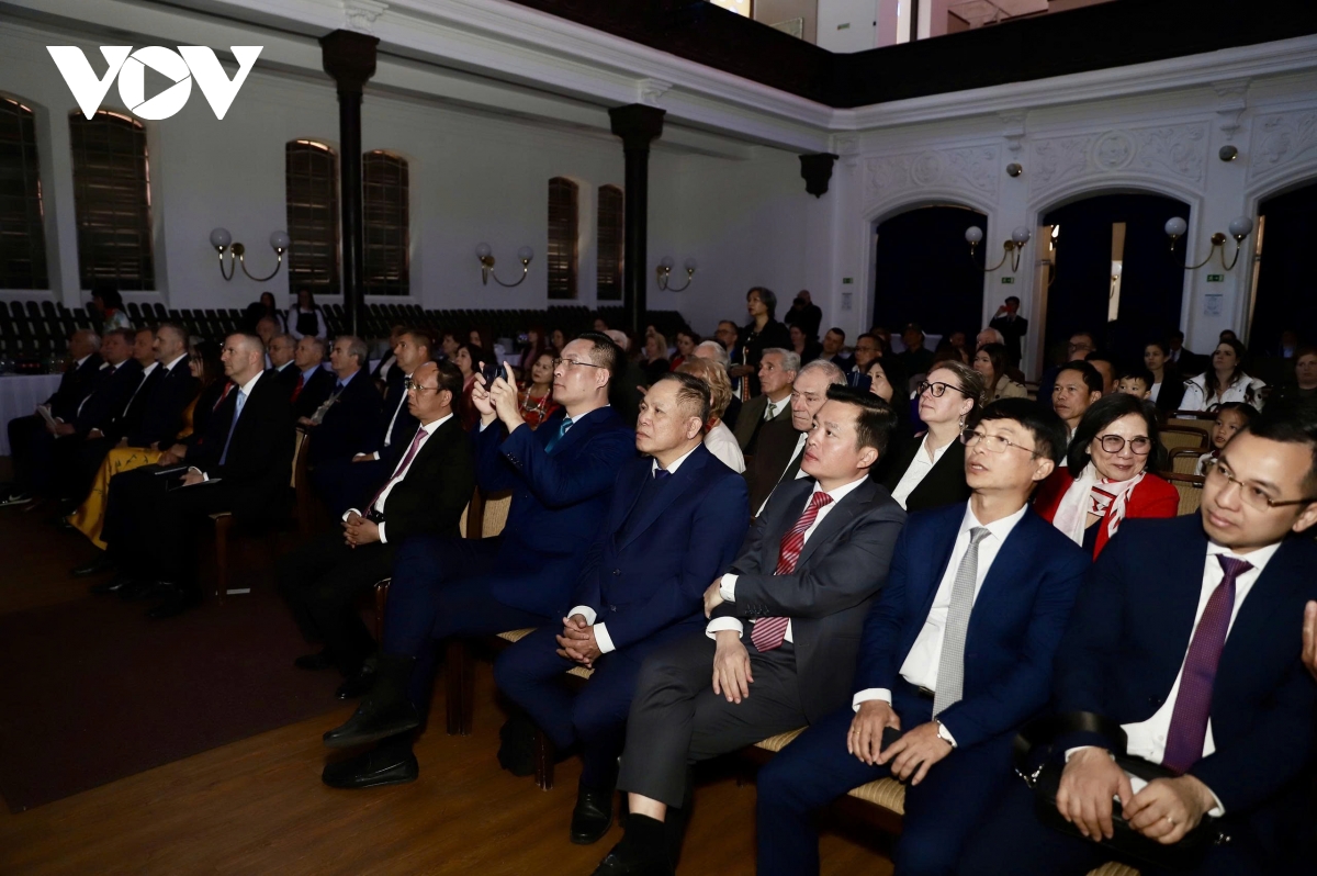 ky niem 136 nam ngay sinh chu tich ho chi minh tai hungary hinh anh 6