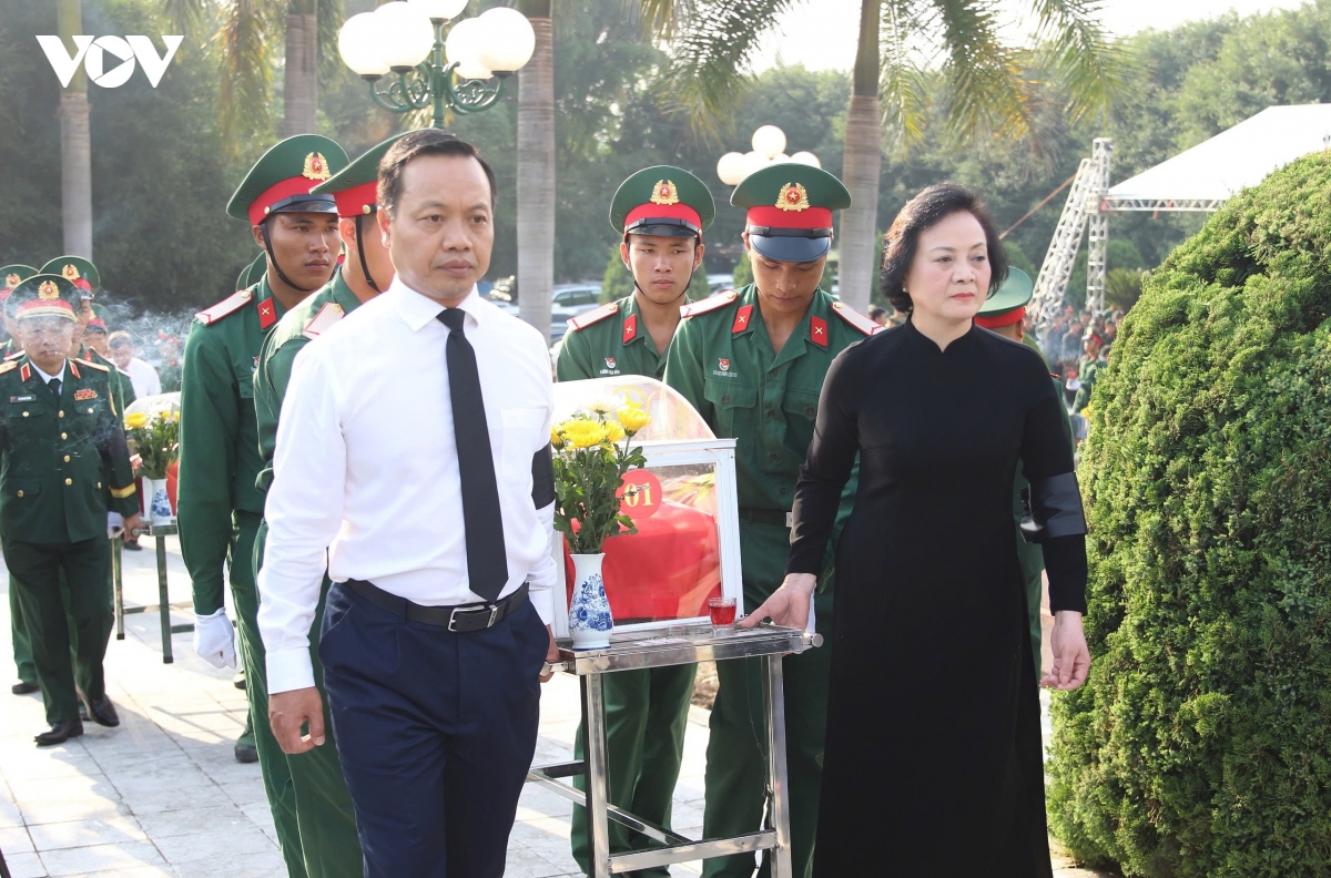 pho thu tuong pham thi thanh tra du le truy dieu, an tang 9 hai cot liet si hinh anh 3
