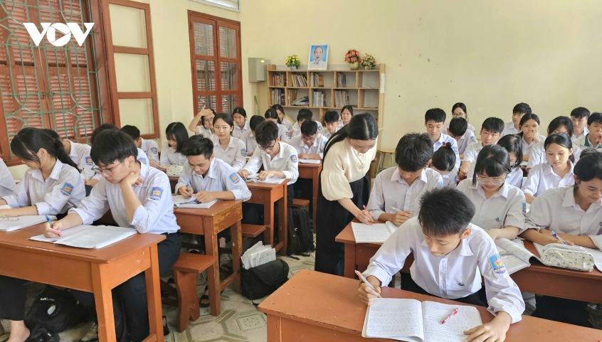 thay va tro hai phong vao chang nuoc rut truoc ky thi vao lop 10 hinh anh 1