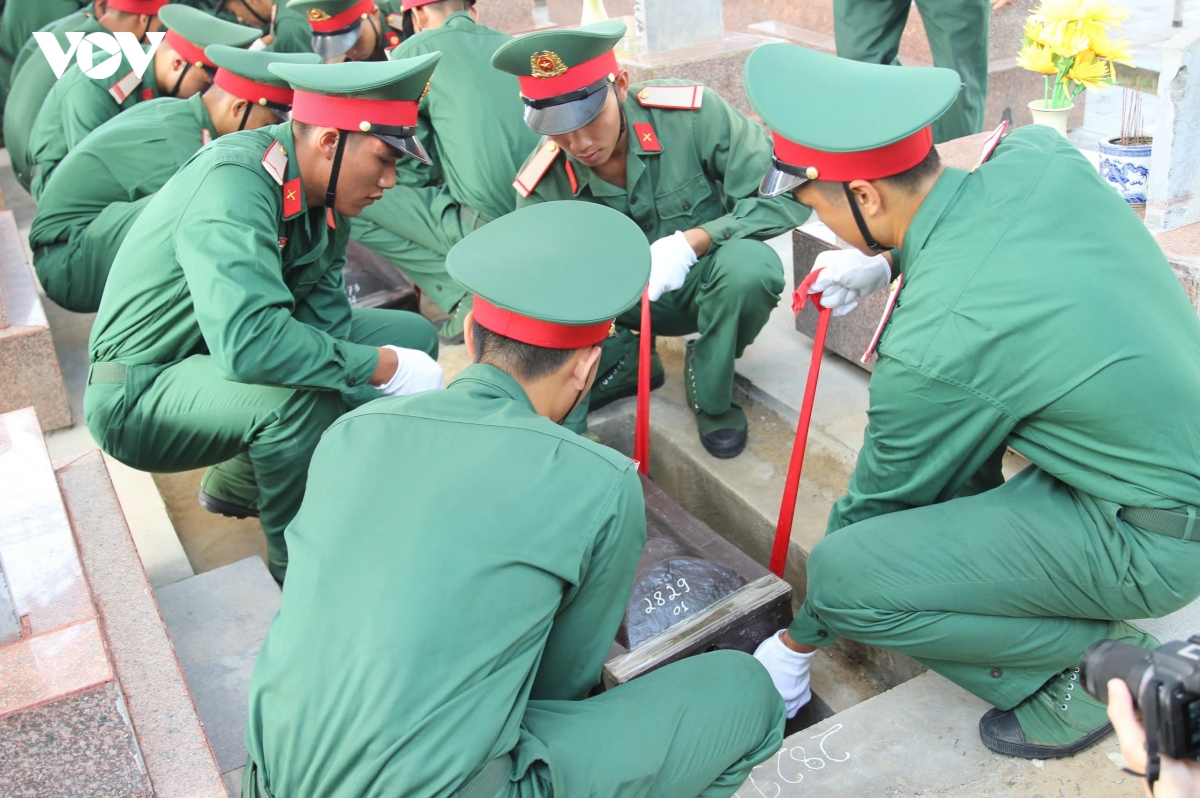 pho thu tuong pham thi thanh tra du le truy dieu, an tang 9 hai cot liet si hinh anh 4