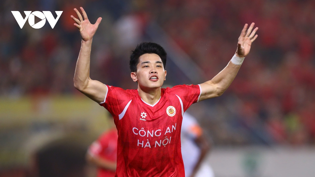 vuot qua nam Dinh, cahn tien sat ngoi vo dich nho cu dup cua Dinh bac hinh anh 12