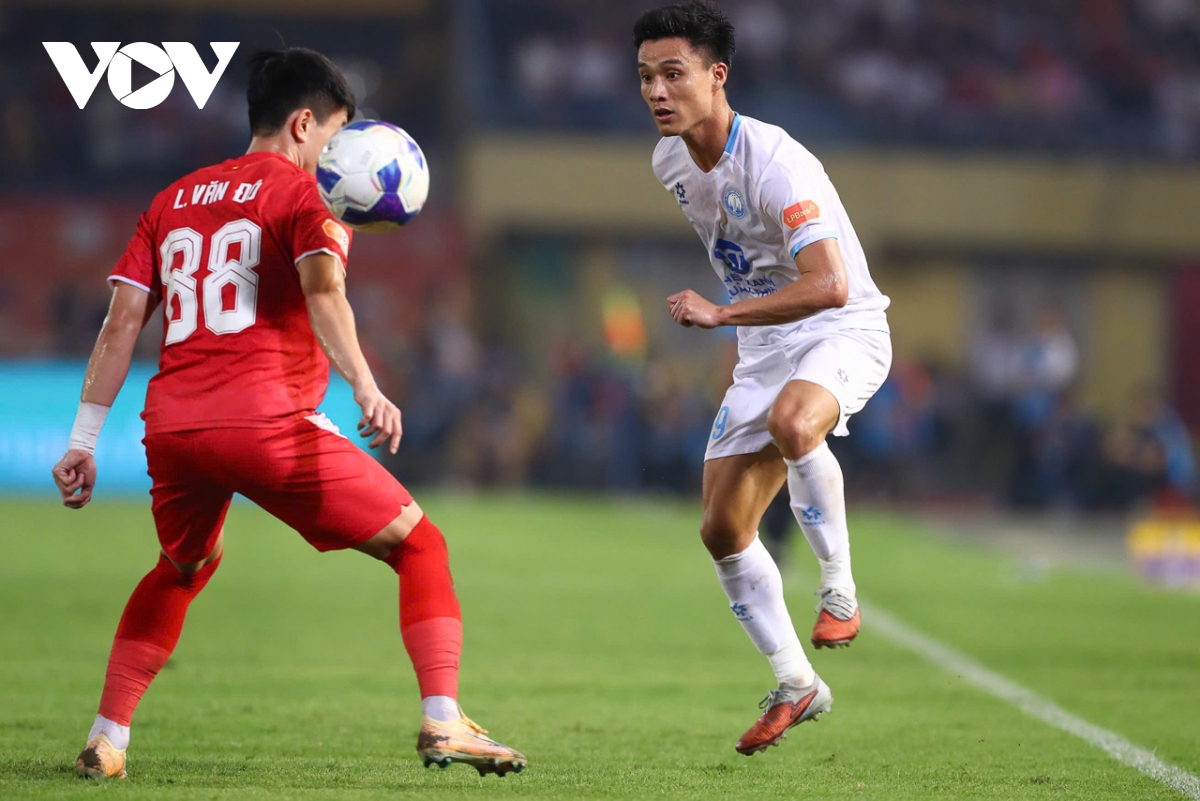 vuot qua nam Dinh, cahn tien sat ngoi vo dich nho cu dup cua Dinh bac hinh anh 8