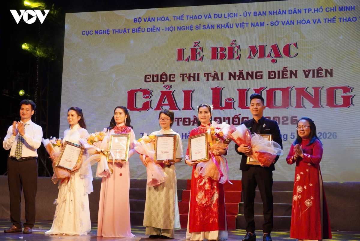 4 dien vien gianh giai nhat cuoc thi tai nang dien vien cai luong toan quoc hinh anh 2