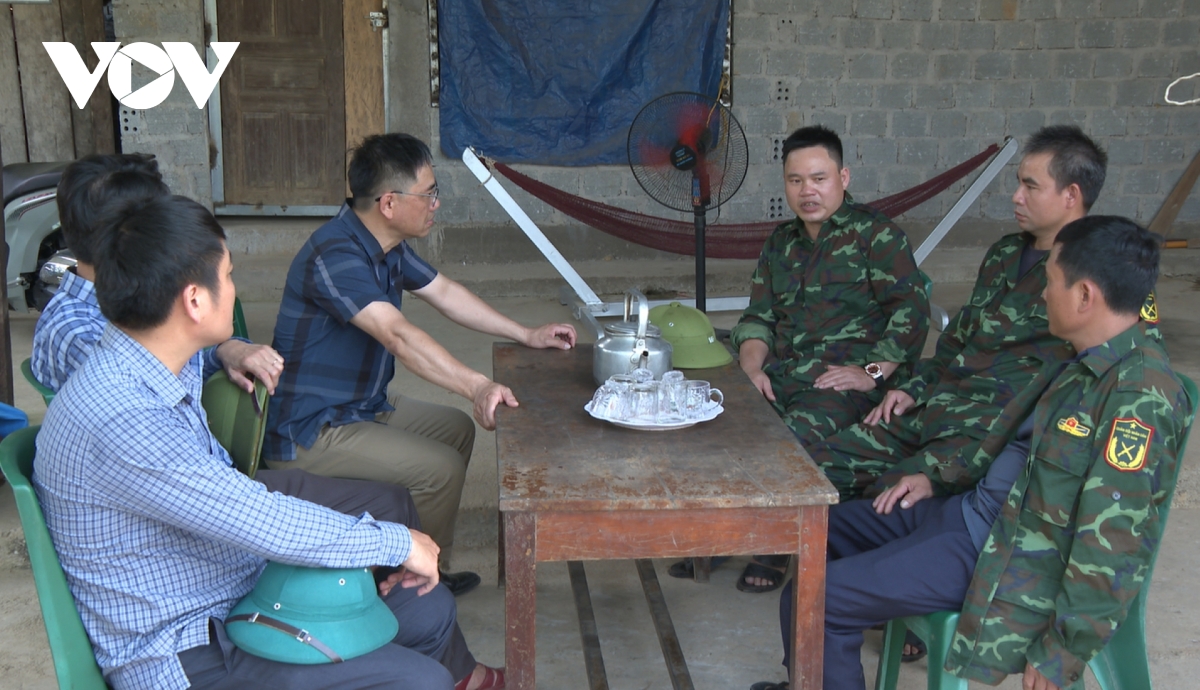 can bo mien nui quang tri ho tro nhau hoan thanh nhiem vu hinh anh 6
