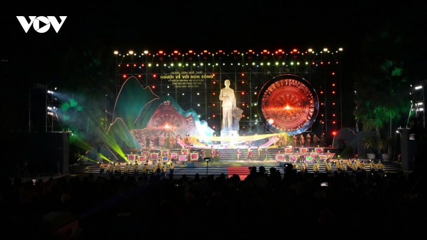 tu hao truyen thong que huong coi nguon cach mang cao bang hinh anh 1