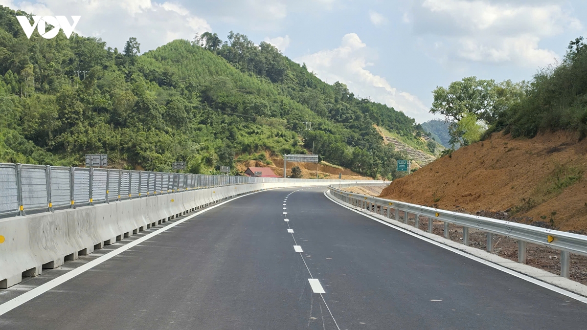 thong tuyen 27km cao toc huu nghi - chi lang, giam tai ach tac tren quoc lo 1a hinh anh 2