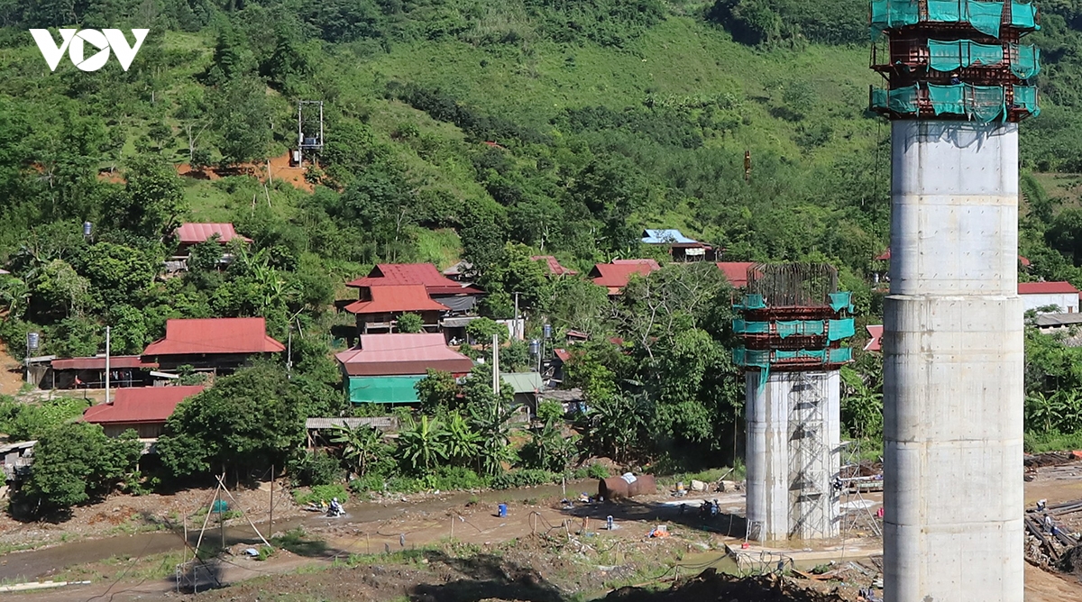 can canh cao toc hoa binh - moc chau doan qua xa van ho, son la hinh anh 13