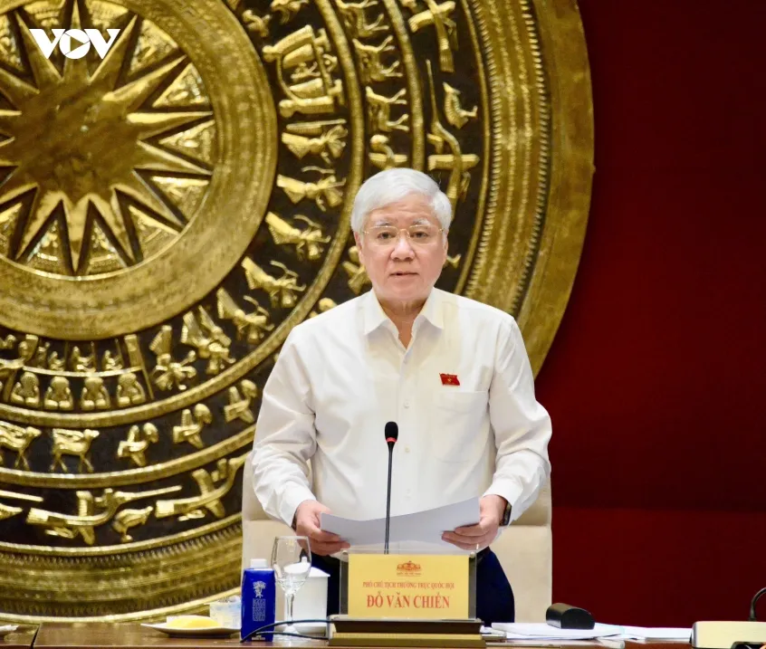 chu tich quoc hoi tran thanh man lam viec voi van phong quoc hoi hinh anh 3