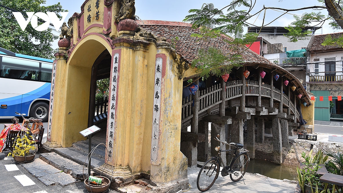 kham pha ngoi chua co tram gian hon 500 nam tuoi o ninh binh hinh anh 2