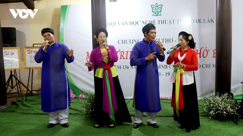 nghe thuat dan gian hoi tu trong chuong trinh muon trieu trai tim nho bac hinh anh 2