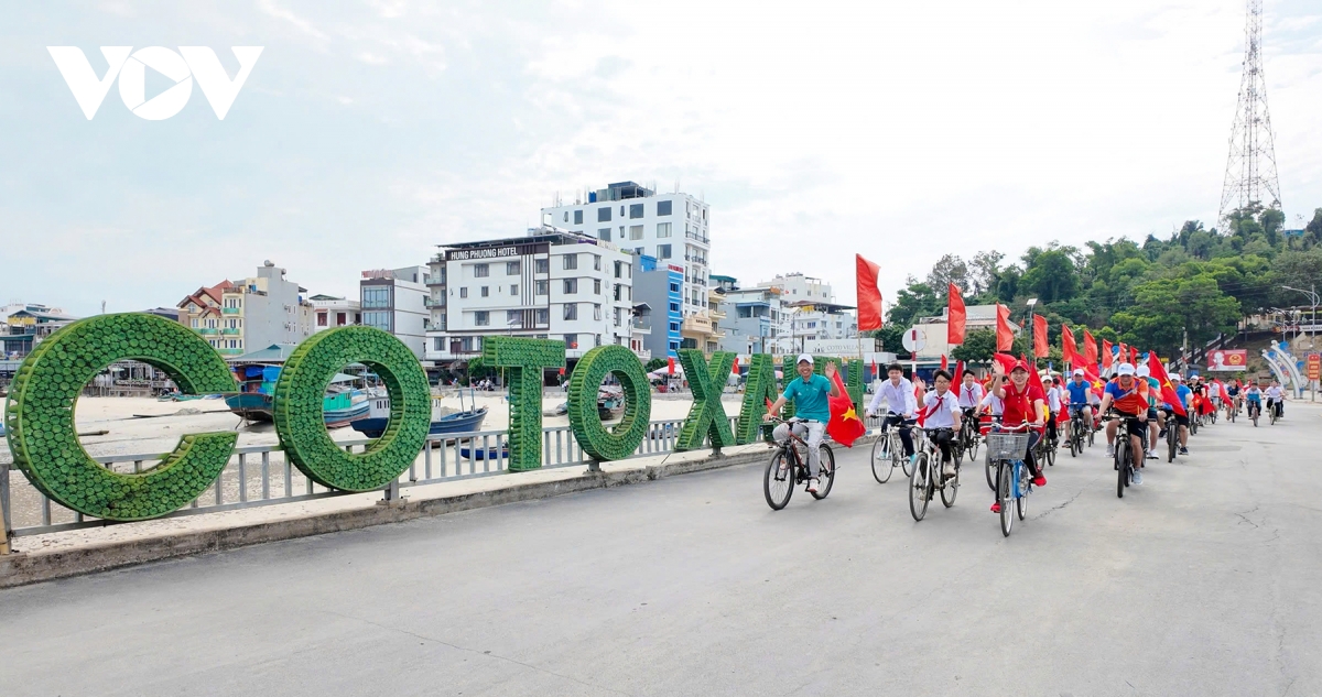 65 nam ngay bac ho ra tham dao co to Dac khu vung vang noi phen dau Dong bac hinh anh 4