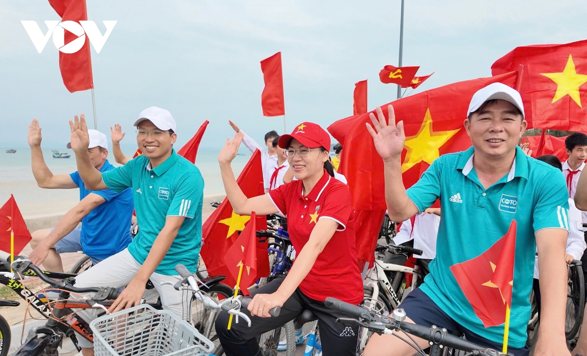 65 nam ngay bac ho ra tham dao co to Dac khu vung vang noi phen dau Dong bac hinh anh 5