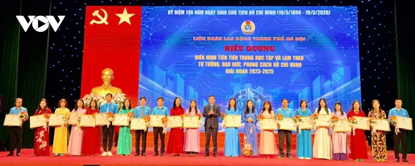 cong nhan thu do hoc bac tu nhung viec nho hinh anh 1