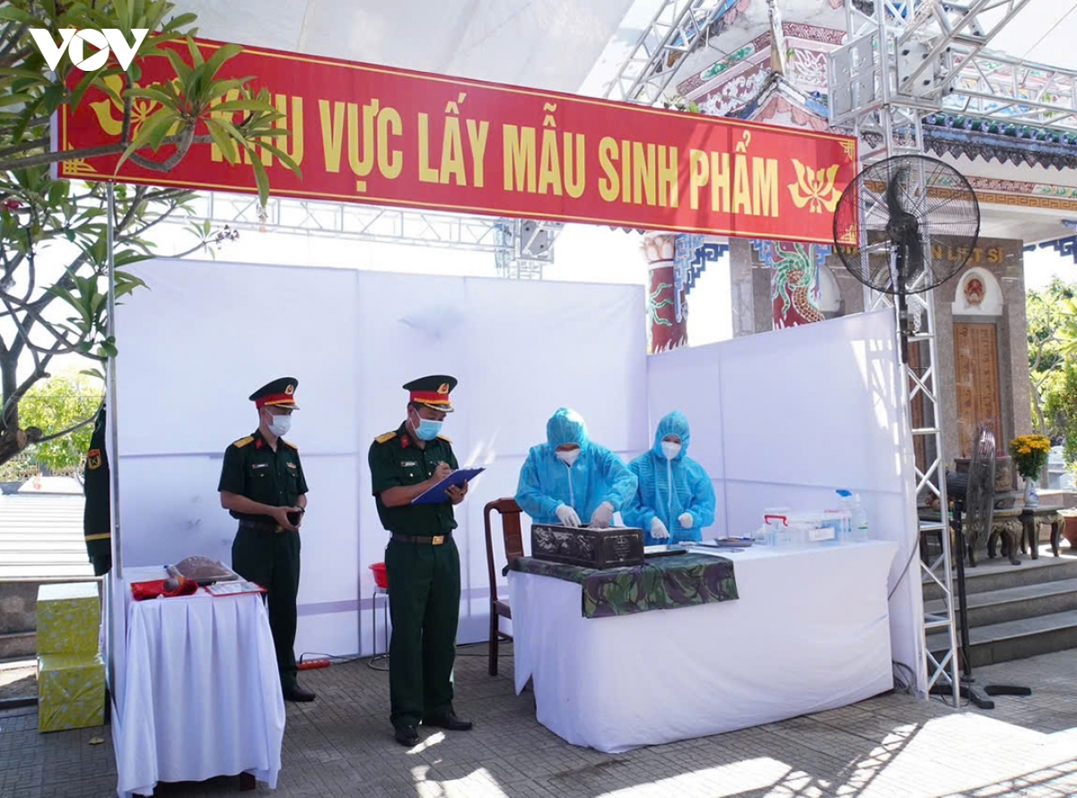 lay mau, xac dinh danh tinh liet si tai nghia trang liet si hoa tien o Da nang hinh anh 3