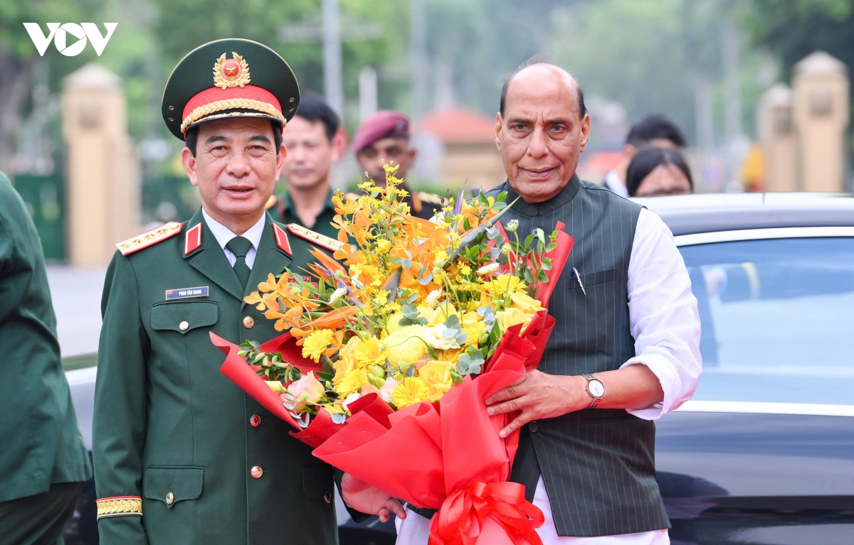 Dai tuong phan van giang chu tri le don bo truong bo quoc phong An Do hinh anh 1