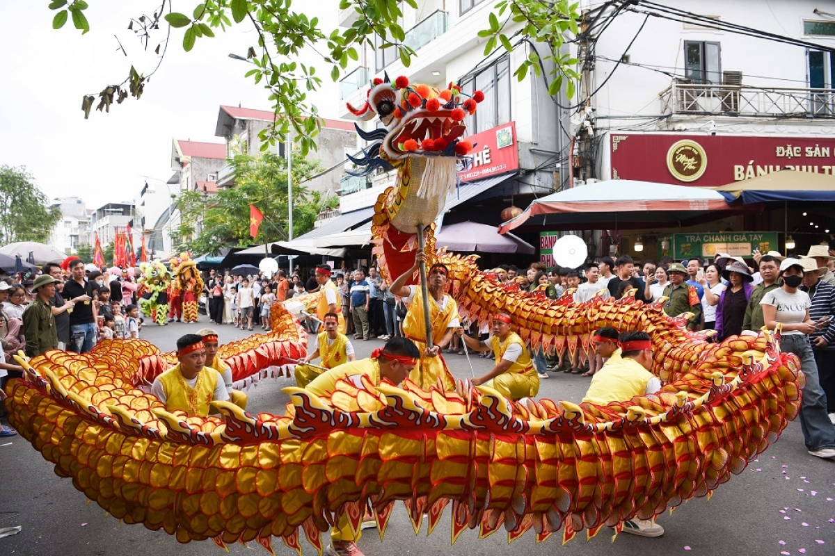 bien nguoi o bac ninh ve khu di tich quoc gia dac biet tray hoi Den Do hinh anh 2