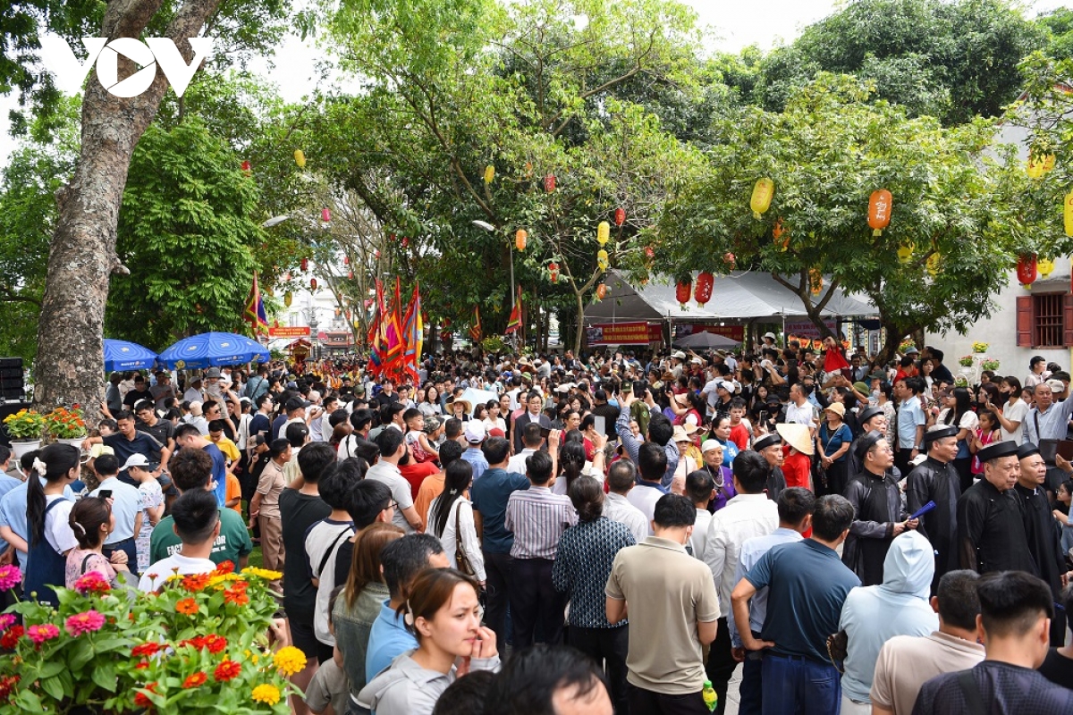 bien nguoi o bac ninh ve khu di tich quoc gia dac biet tray hoi Den Do hinh anh 6