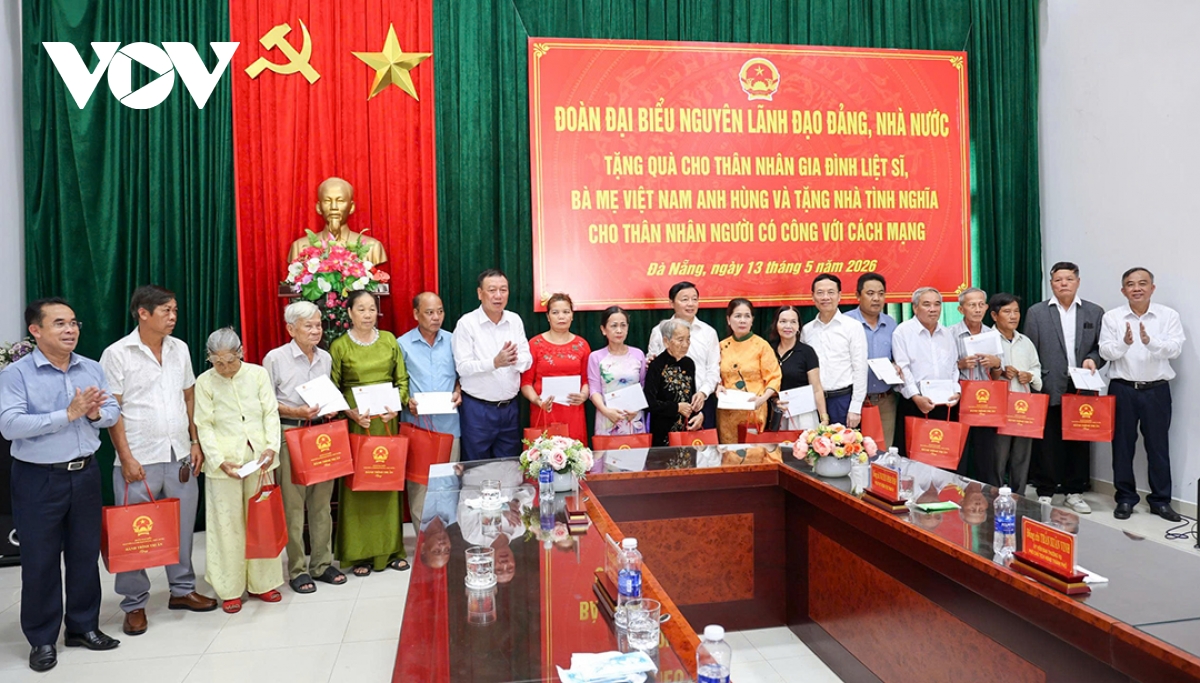 tri an cac anh hung liet si, me viet nam anh hung hinh anh 3