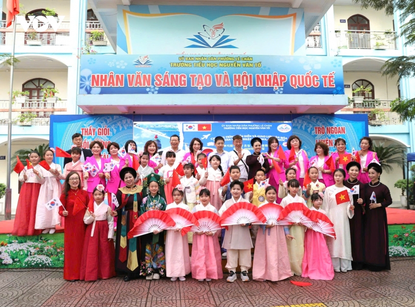le hoi hoa phuong Do nhip cau quang ba hinh anh hai phong toi ban be quoc te hinh anh 4