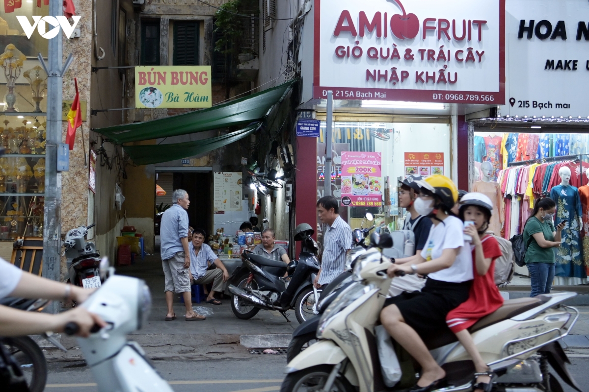 ha noi siet chat trat tu do thi tieu thuong xoay doi cach kinh doanh de thich ung hinh anh 2