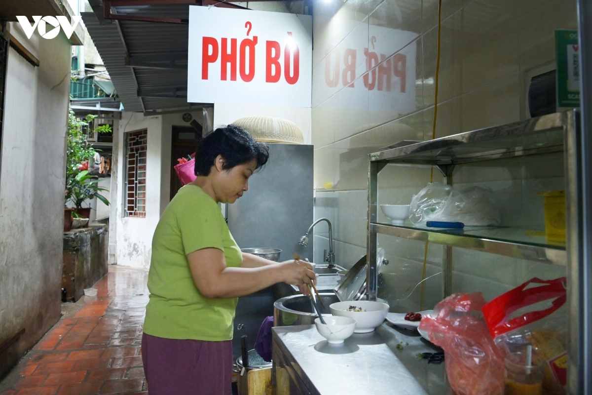 ha noi siet chat trat tu do thi tieu thuong xoay doi cach kinh doanh de thich ung hinh anh 7