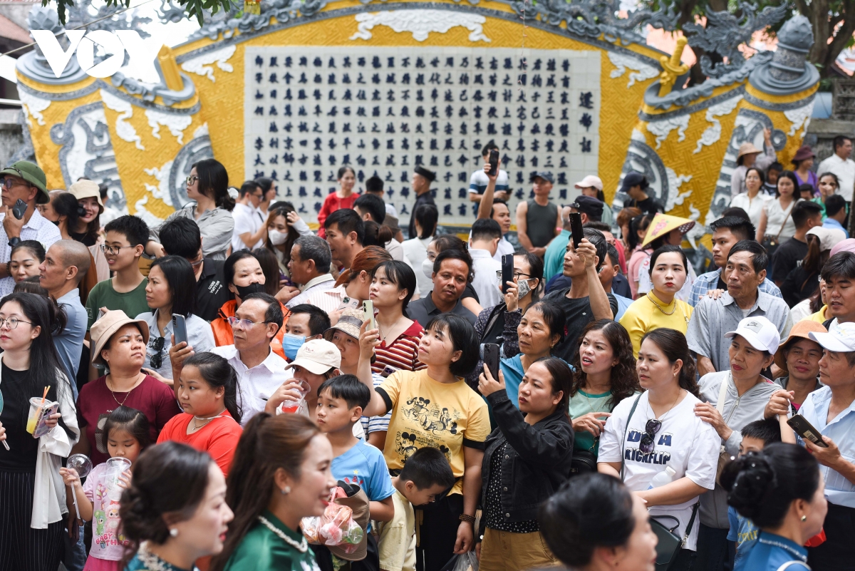 bien nguoi o bac ninh ve khu di tich quoc gia dac biet tray hoi Den Do hinh anh 7