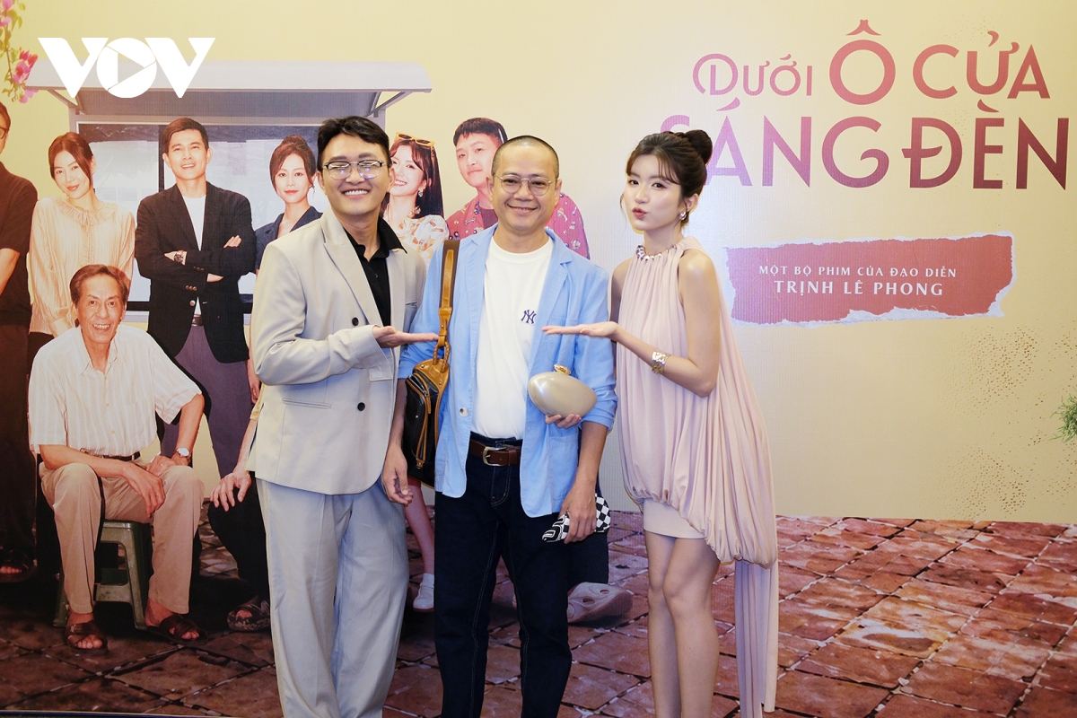 quynh chau cach em mot milimet lot xac trong phim moi hinh anh 9