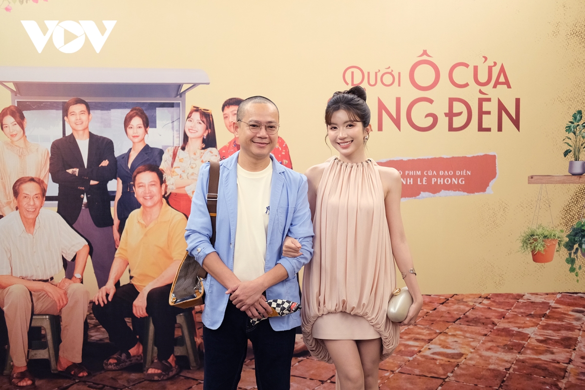 quynh chau cach em mot milimet lot xac trong phim moi hinh anh 8